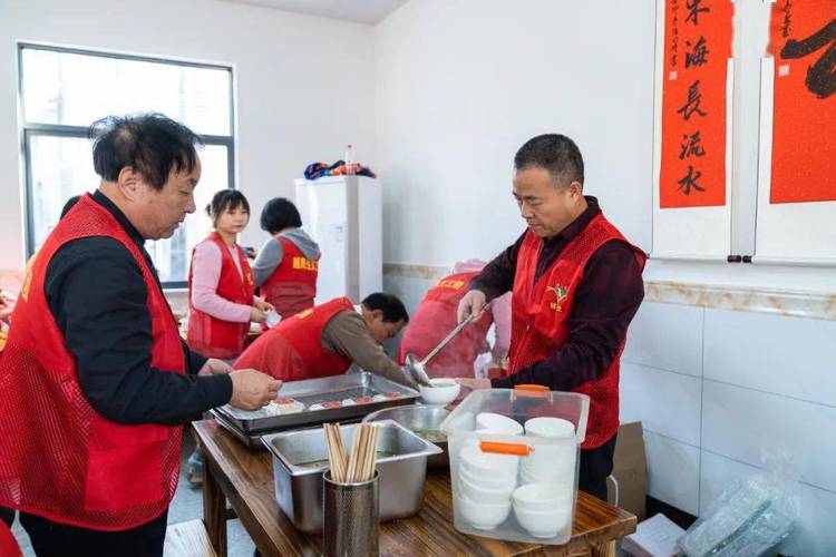 浙大高材生暑期抉择：捐赠老人食堂，奉献爱心